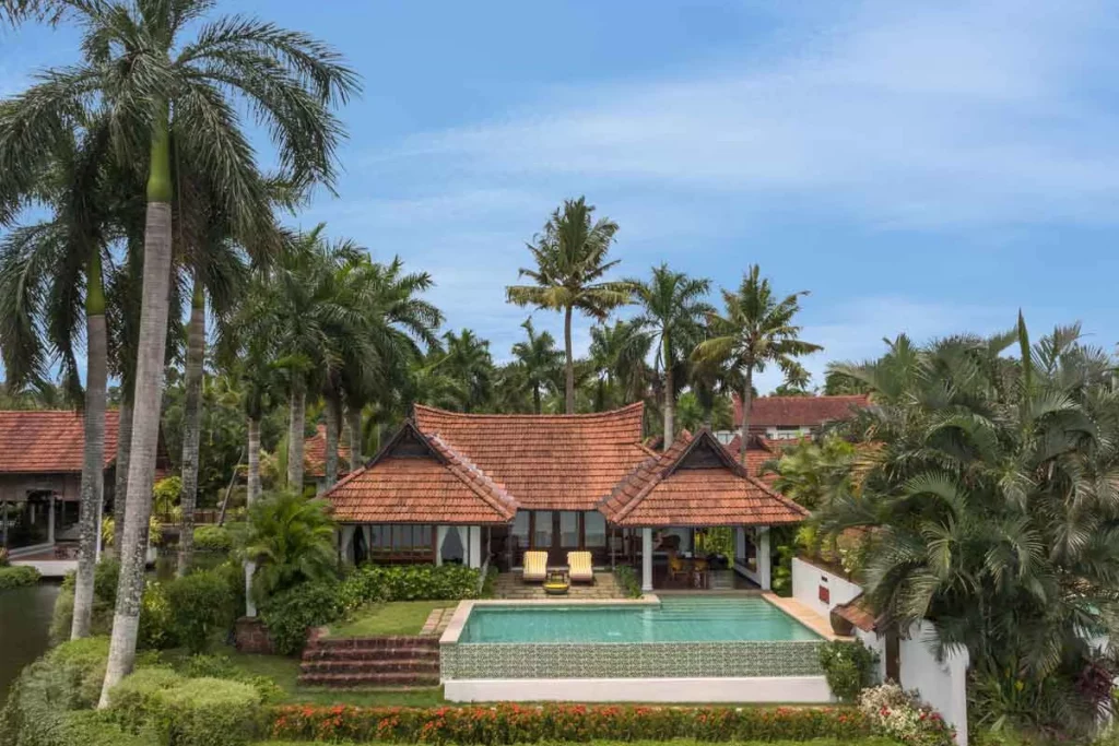 Kumarakom Lake Resort - Luxury Hotel